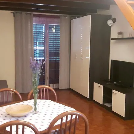 Apartament Davor *